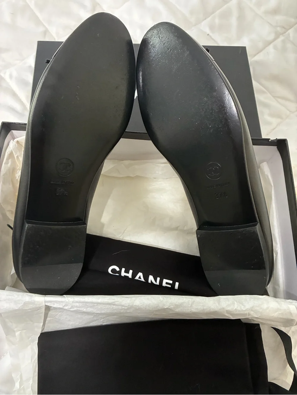 CHANEL Black Leather Cap-Toe Ballet Flats with CC Detail